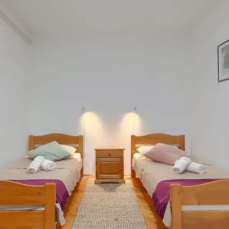 Doris Apartment *